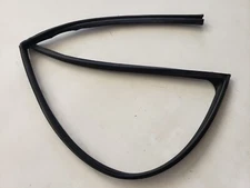 2016-2018 Nissan Altima right front window glass run channel seal oem 