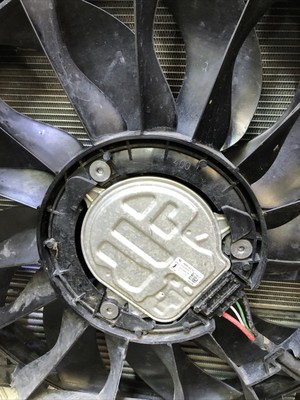 OEM BMW 5 G30 520D 525D 2019 RHD Radiator Cooling Pack Fan 8472281