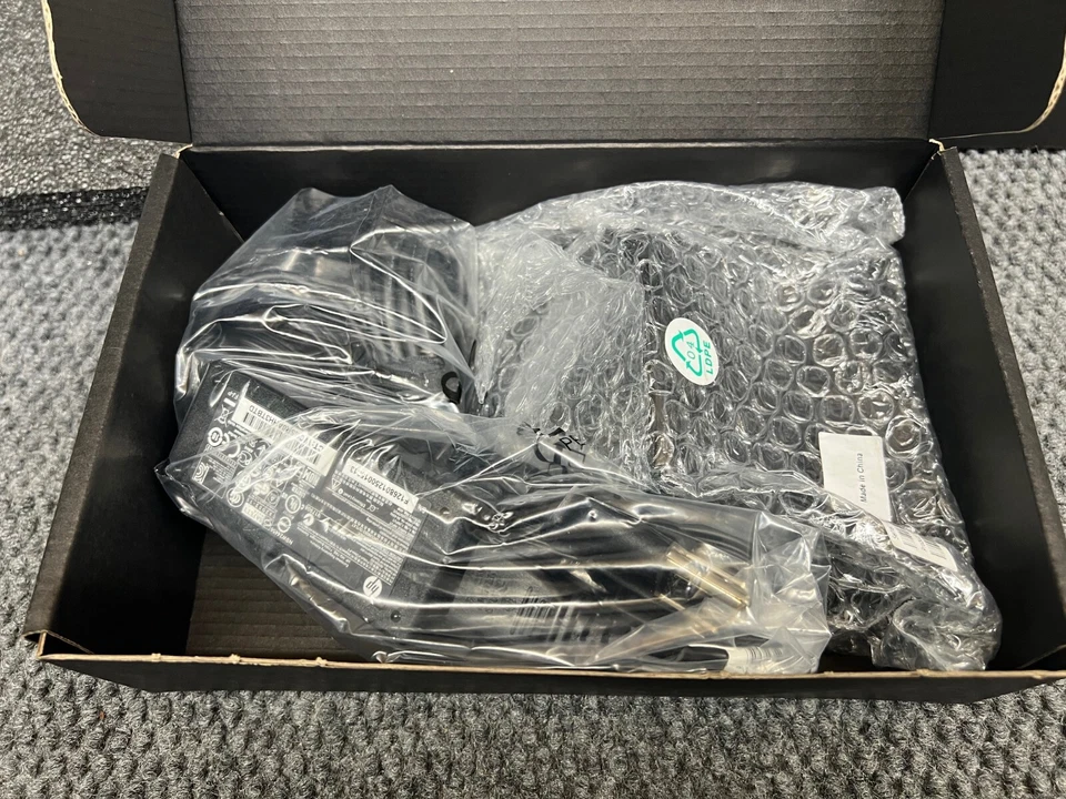 HP ElitePad 900 64GB, Wi-Fi, 10"  Brand New In Box! - Image 2 of 4