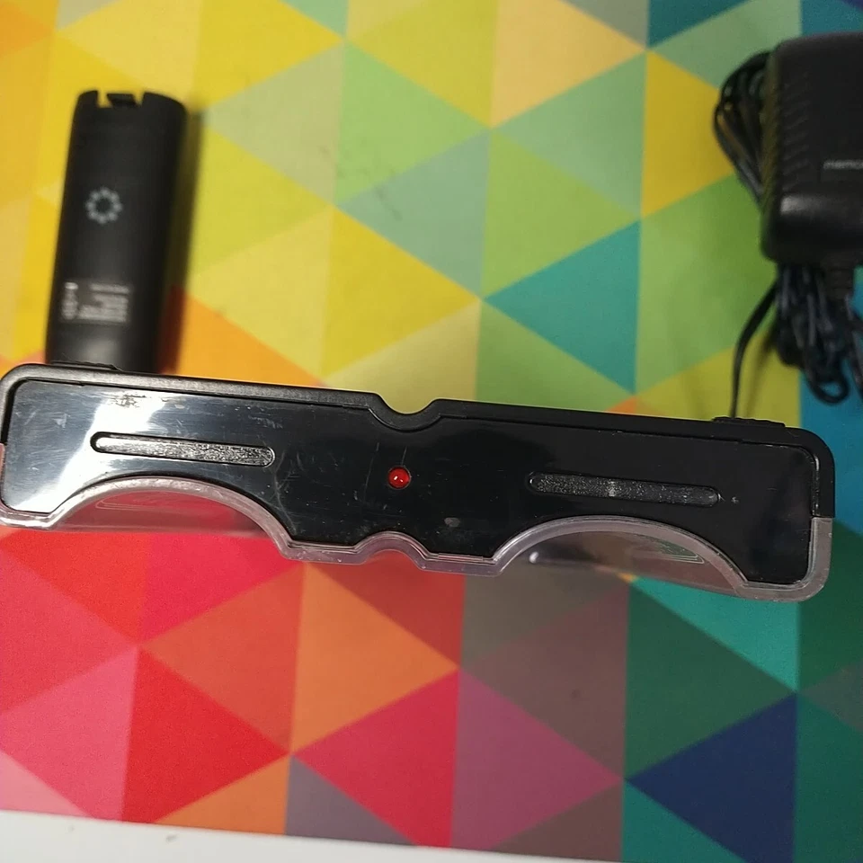 Memorex Dual Controller Charging Kit Made For Wii With 1 Battery & Plug - BLACK! - Image 4 of 4