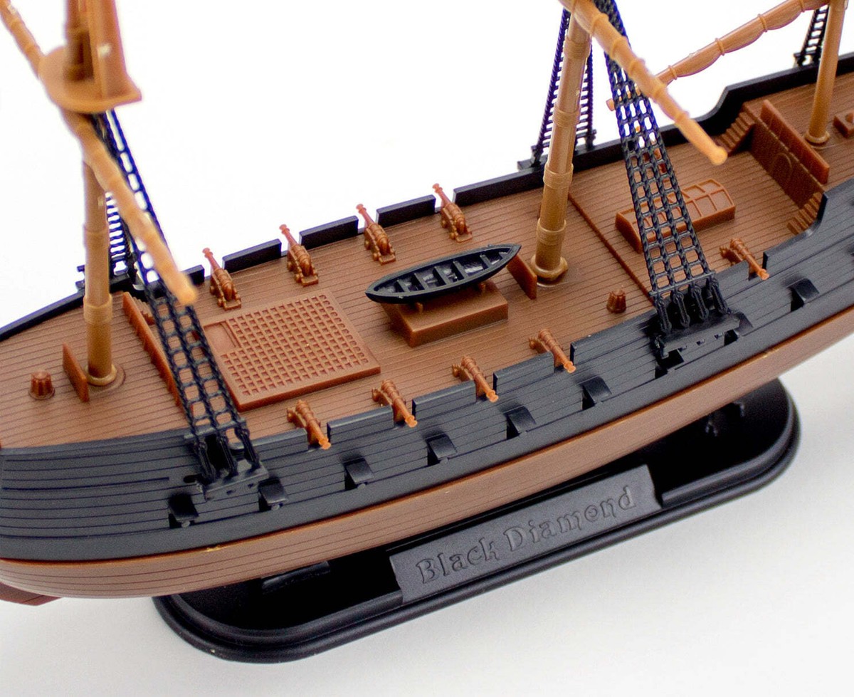 Revell 85-1237 1/350 Black Diamond Pirate Ship (Snap) | eBay