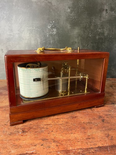 Ex UK Meteorological Office Barograph in sehr gutem Zustand