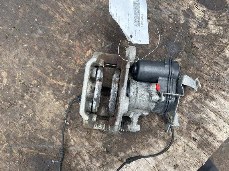 Pinza de pasajero trasera sin freno deportivo compatible con BMW 740i 743451 16-19 Foto 2 de 4