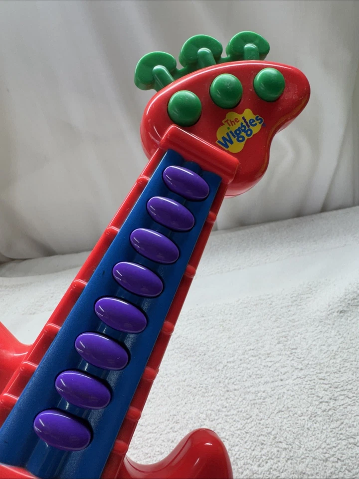 Wiggles Play Along Guitar Musical Touring Party Songs 2003 Spin Master Toy Red - Image 2 of 4