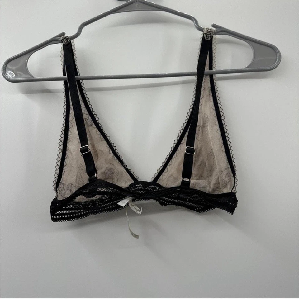 Bralette floral Intimately Free People Alia crema y negro Foto 2 de 4