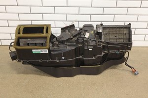 99-02 Chevy GMC GMT800 OEM Heater Housing with Evaporator / Heater Core / Doors