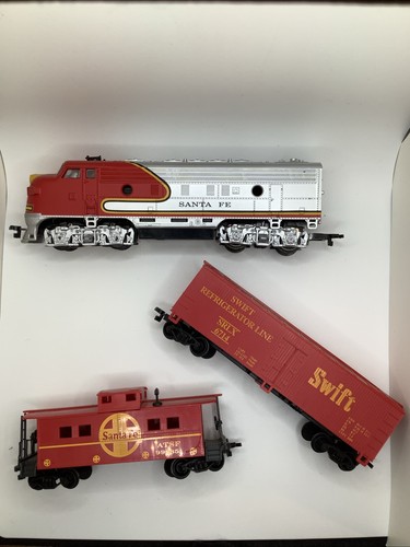 Tren Locomotora Santa Fe Escala HO Realista Plata Rojo Artículo No. 19802 | Zustand: Used