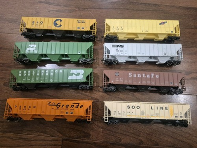 #ad HO Lot of 8 Athearn 54’ PS 3 Bay Covered Hopper Burlington Northern SOO $95.00