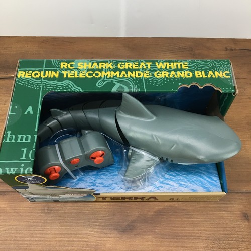 TERRA by Battat Realistic RC Great White Shark New In Box Pool Bath Bathtub Toy - Picture 7 of 18