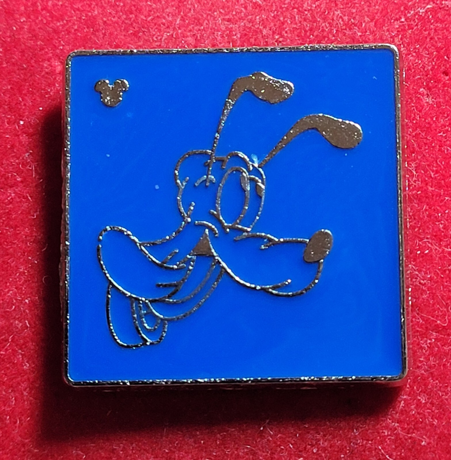 Disney Trading Pin, Pluto,  Character Outline Set, Completer Pin, 2010 a77