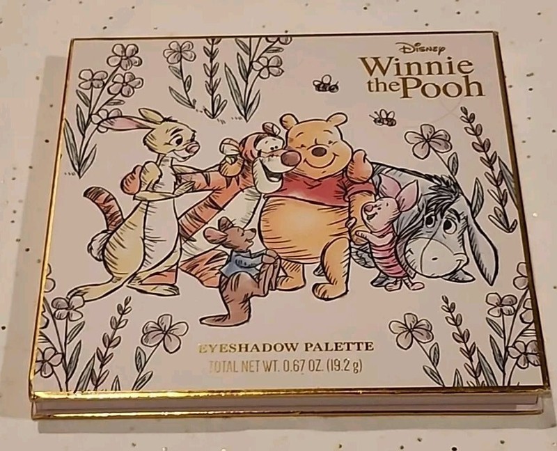 New Disney - Winnie The Pooh & Friends - 16 Color  Eyeshadow Palette With Mirror