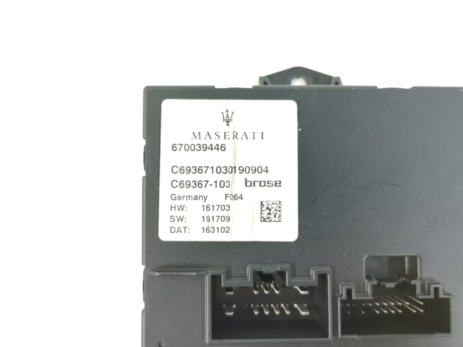 Maserati Levante 3.0 L 2017 Rear Trunk Lid Liftgate Control Module 670039446 OEM