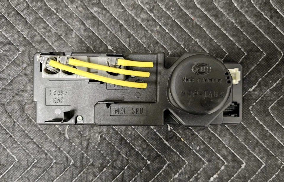 1997-04 Mercedes-Benz R170 SLK230 SLK320 Genuine Vacuum Pump - Image 3 of 4