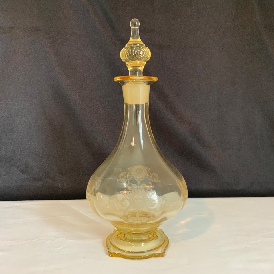 Heisey 3390 Carcassonne Sahara Glass Decanter Old Colony Etched Stopper
