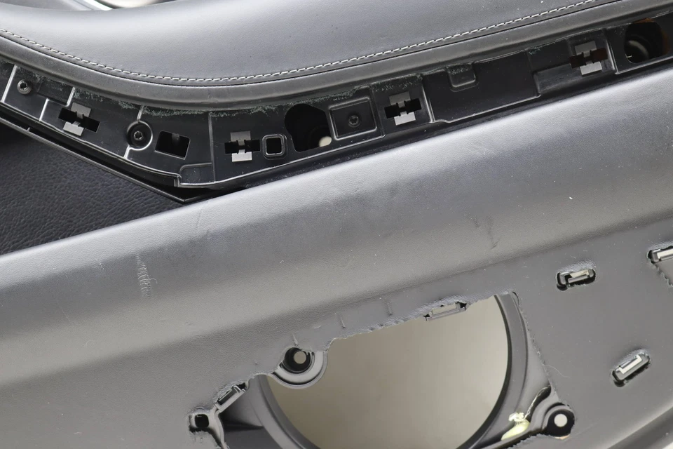 2016-2017 MERCEDES-BENZ MAYBACH S600 - Painel traseiro direito acabamento da porta / CARTÃO - Imagem 3 de 4