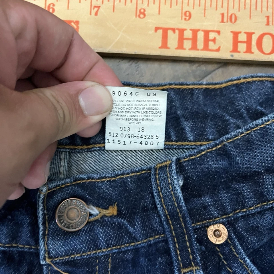 Levis 517 Jeans Womens Size 9 JR Blue Bootcut Low Rise Wash Denim Vintage Cowboy - Image 4 of 4