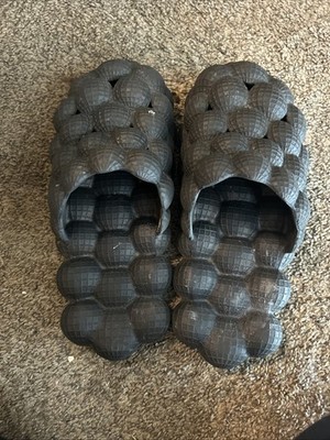 Bubble Slides Size 6 Have Been Worn But Would Look Okay with A Cleanup No Box