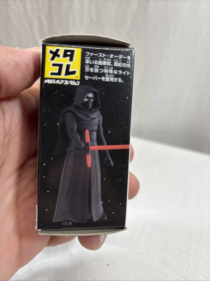 COLLECTABLE Takara TOMY - Star Wars Kylo Ren Mini Metal Figure #08 - Image 4 of 4
