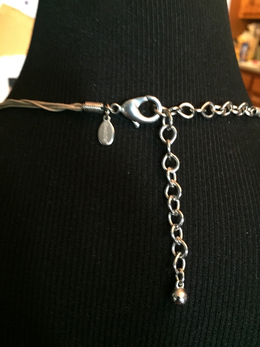 Collana Chico's Con Ciondolo Cerchio Oro Ondulato Martellato, Lunghezza Regolabile 26-30 Pollici