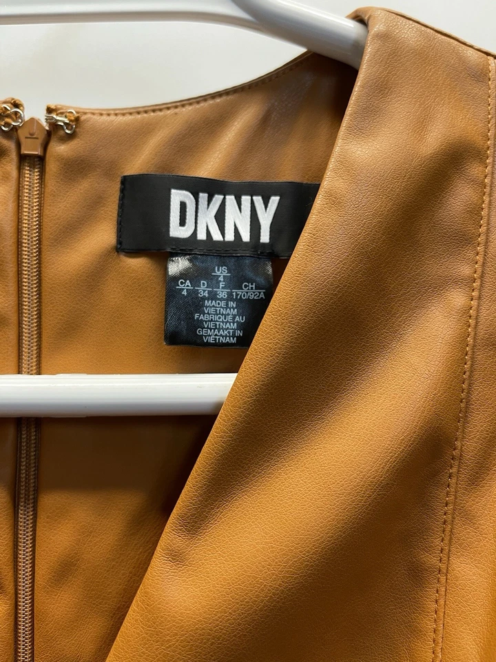 Vestido DKNY imitación cuero marrón talla 4 Foto 3 de 4