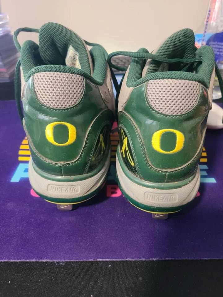 Botines de béisbol Nike Air Swingman Griffey de metal talla 11 Oregon Ducks usados en el juego #9 Foto 4 de 4