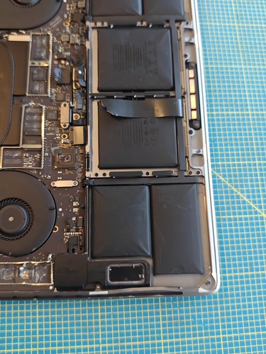 MacBook Pro Laptop- Ersatzteildefekt - Defekt für Bastler - Funktion ungeprüft - Afbeelding 8 van 15