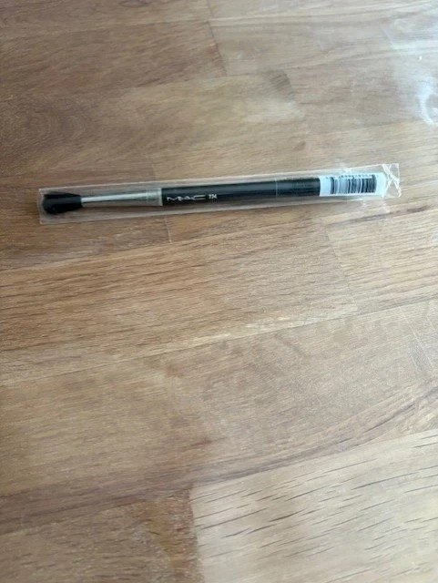 Pinceau maquillage MAC 224 estompeur idéal pour votre mise en beauté du matin