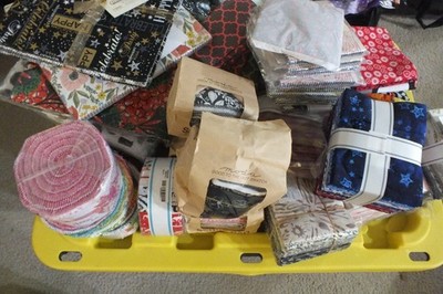 RANDOM VARIETY PRECUT FABRIC LOT,JELLY ROLLS,LAYER CAKES FAT QUARTERS,CHARM PACK