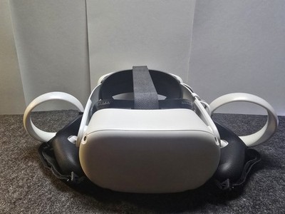 Oculus Quest 2 64GB Used with Elite Strap,Controller Grips And Case