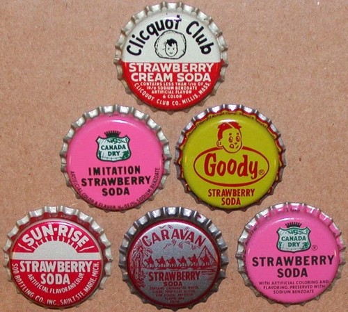 Vintage soda pop bottle caps STRAWBERRY FLAVORS Lot of 13 different unused - Picture 2 of 3