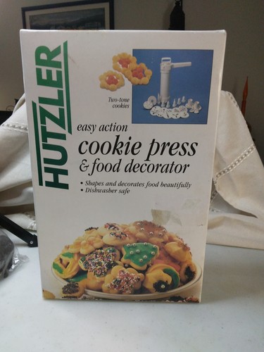HUTZLER Cookie Press & Food Decorator Kit 23pc NEW Easy Action Christmas 2005 - Picture 1 of 7