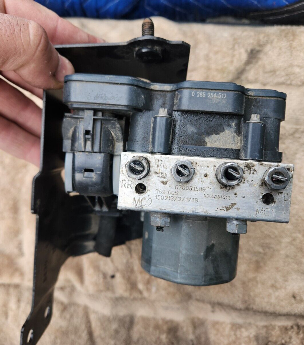2014 2015 2016 2017 MASERATI GHIBLI ABS Anti-Lock Brake Pump 670031589 Used OEM