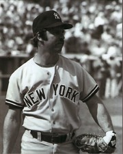 Thurman Munson New York Yankees Glossy 8x10 B&W Photo