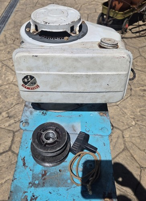 #ad Clinton Model 499 Vertical Shaft Engine With Recoil amp; Pulley. Complete. $100.00