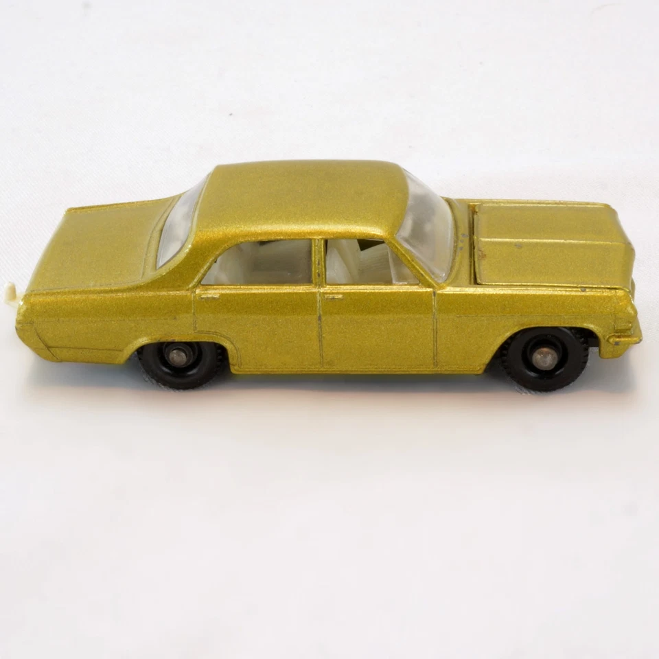 Vintage Lesney Matchbox Gold Opel Diplomat No 36 NO BOX - Image 3 of 4