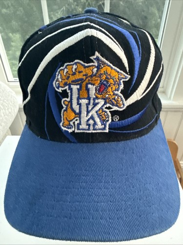 VTG 90s University Of KENTUCKY WILDCATS SWIRL SnapBack Drew Pearson Hat NCAA - Picture 2 of 12