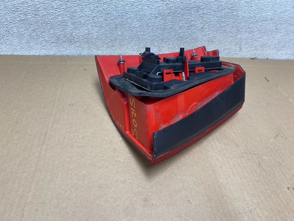 Luz trasera lateral derecha pasajero Volkswagen Jetta MK4 2001-2005 S0215 DG Foto 4 de 4