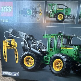LEGO Technic John Deere 948L-II Skidder 42157 1492 pcs Pneumatic Functions Boxed