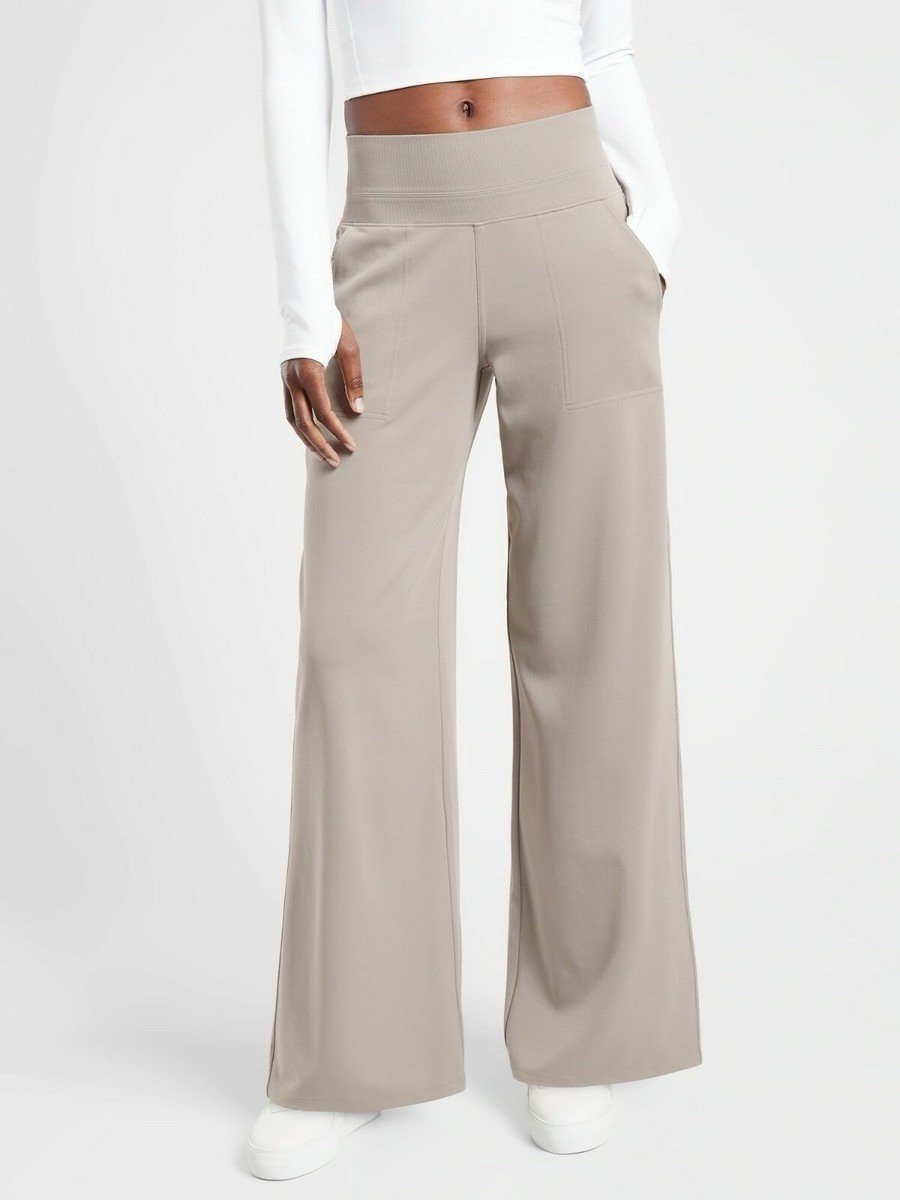 Athleta Venice high rise Wide Leg Pants XL tan buff athleisure pockets quick dry
