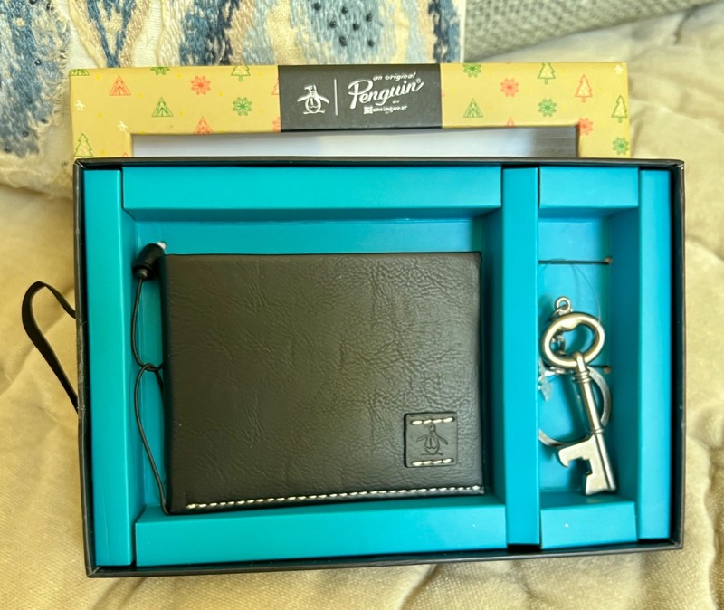 Original Penguin by Munsingwear Men’s Black Leather Wallet & Key Fob New in Box