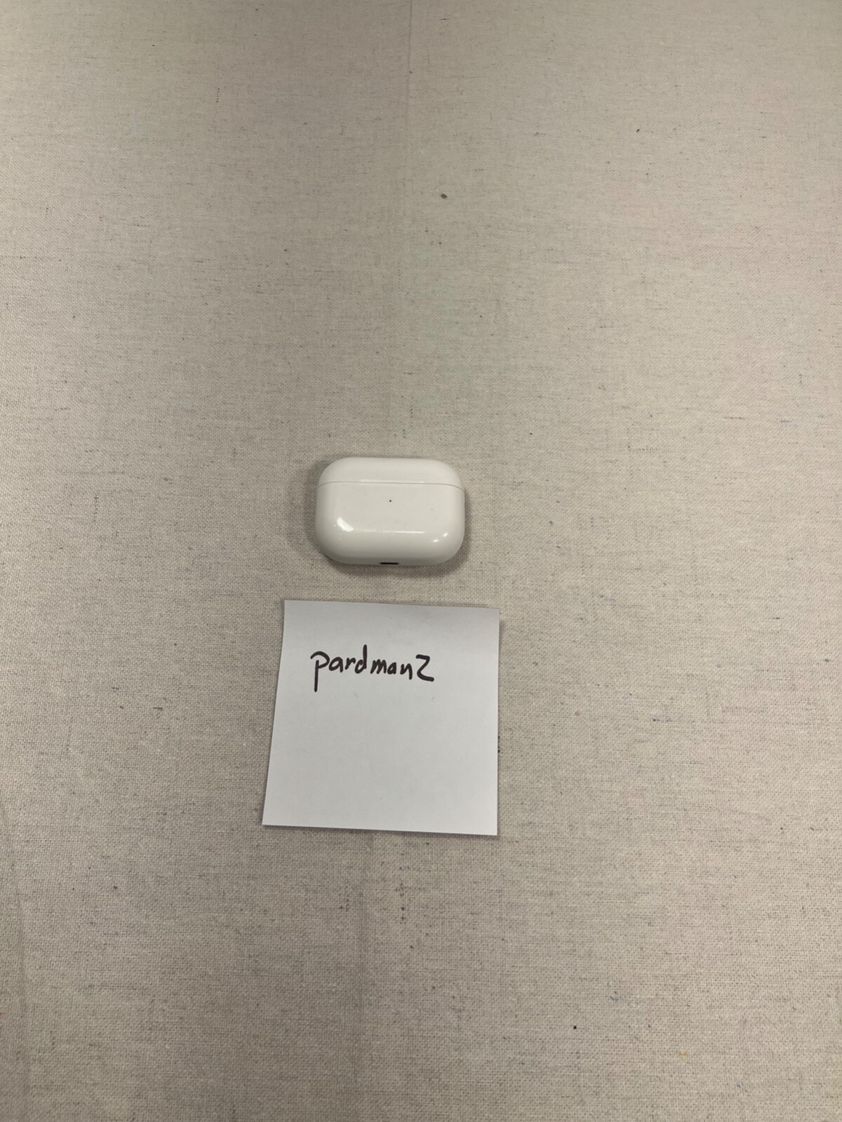 Apple AirPods Pro Wireless Charging Case in White-image
