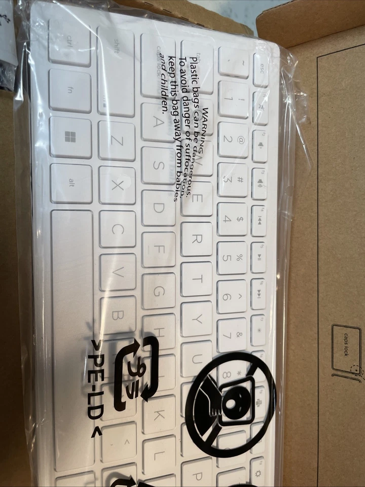 HP 710 White Wireless Keyboard Mouse Combo New - Image 3 of 4