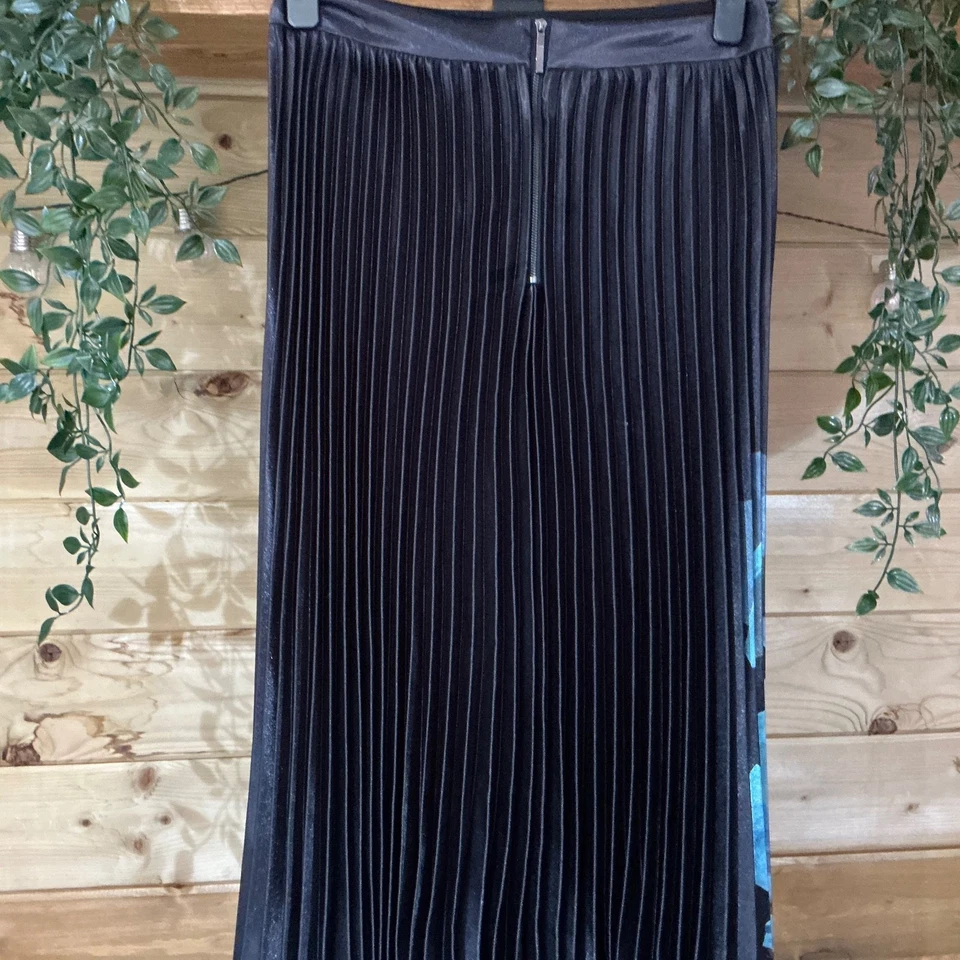 EX Ted Baker Black Satin Pleated Flower Detail Midi Skirt Size 10 - Image 3 of 4