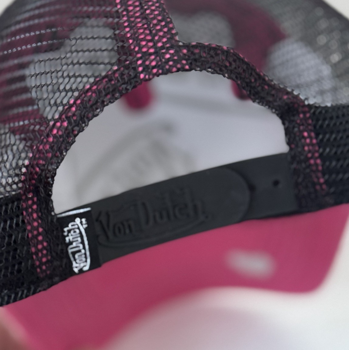 NWT Von Dutch‎ Pink and Black Rhinestone Adjustable Hat Women One Size NWT Von Dutch Rhinestone Trucker Hat - Dark Pink With Black  main image 4