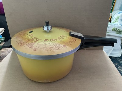 #ad Vintage PRESTO DELUXE Pressure Cooker MCM FUN PATTERN Unused NOS yellow red $99.99