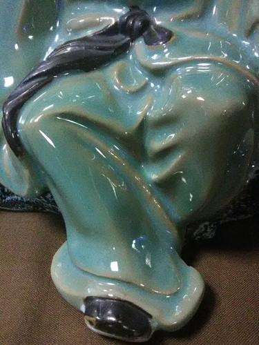 Lovely Vtg.Handmade Chinese Mudman Sage"Elder Pointing While Sitting" Figurine - 第 9/11 張圖片