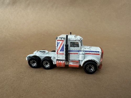 1981 MATCHBOX Peterbilt Stripes - semi truck 1:80 scale diecast - Picture 5 of 9