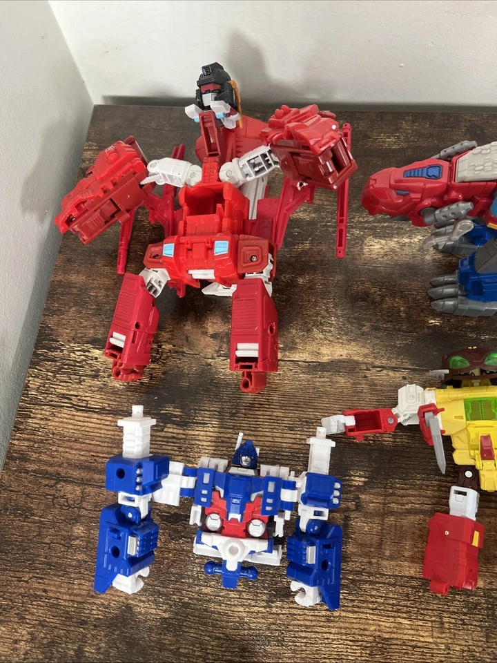 Transformers Toy Lot of Incomplete Broken Untested Figures - Image 3 of 4