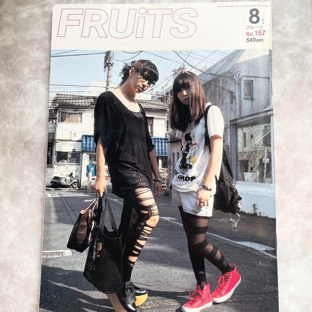 FRUiTS Magazine Vol.157 August 2010 Street Fashion Harajuku Kawaii