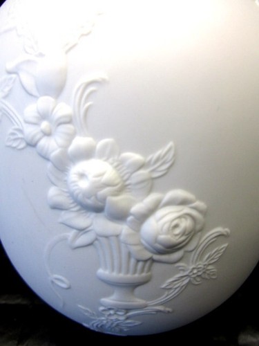 AK Kaiser 448 Biskuit Porzellan Vase weiß matt Blumenranken Relief Dekor H25,5cm - Bild 2 von 12